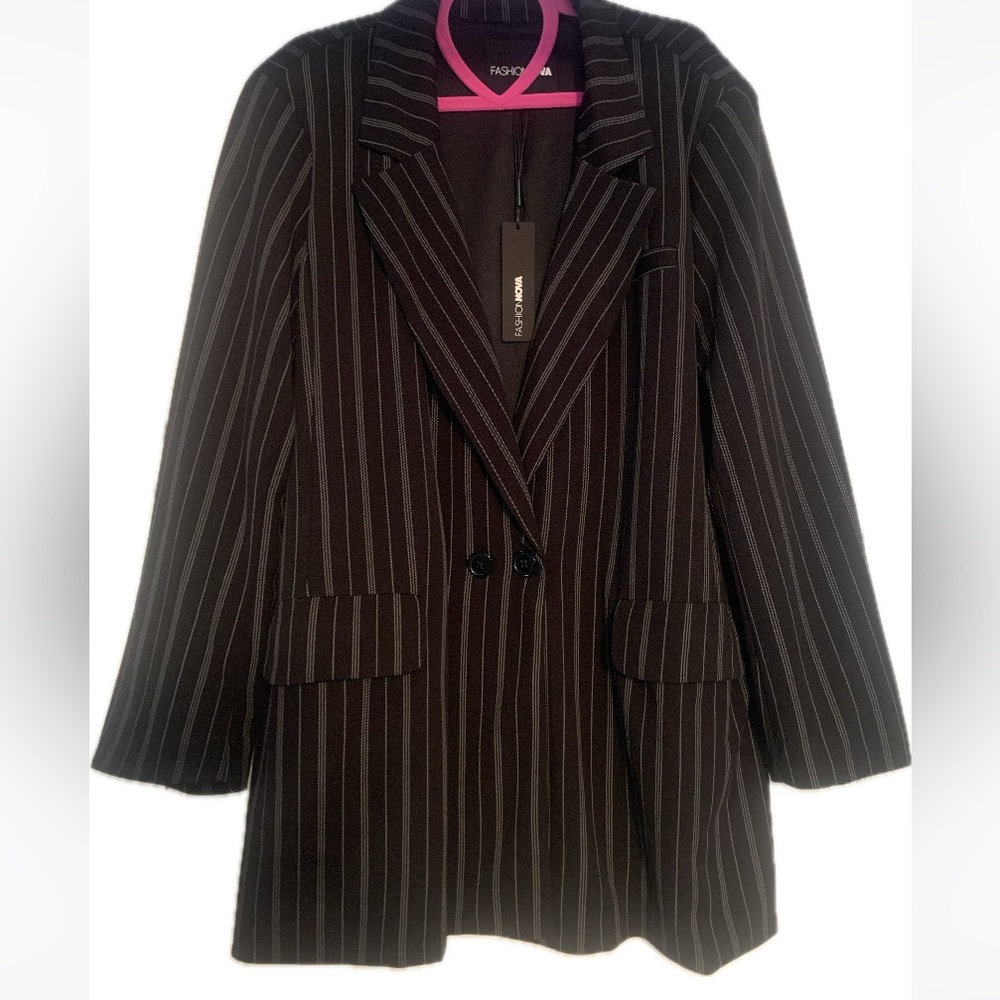 NWT Womens Fashion Nova Black Blazer Suit Jacket With White Pinstripes Size 2X